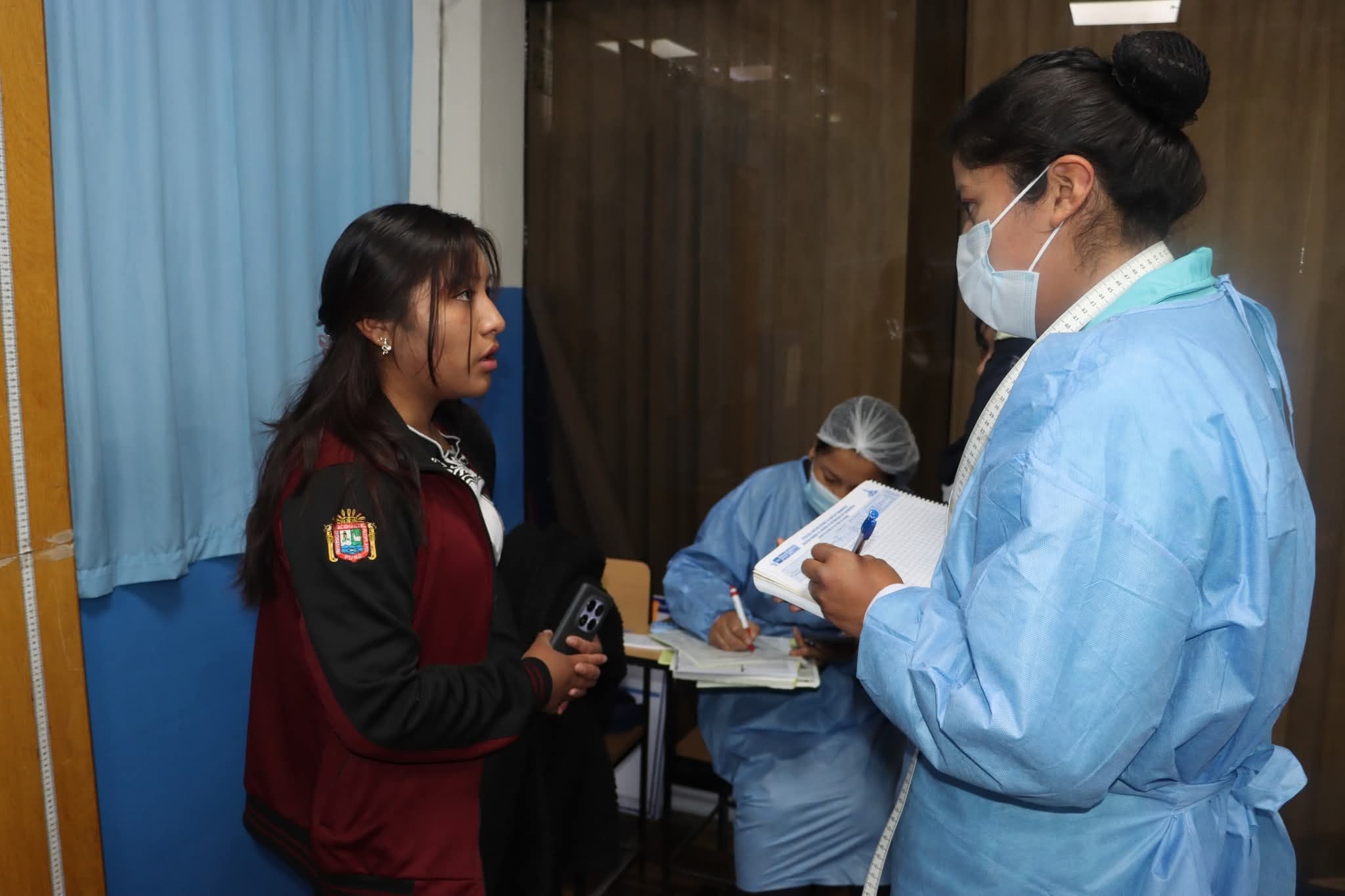 Estudiantes de salud en una campaña médica.